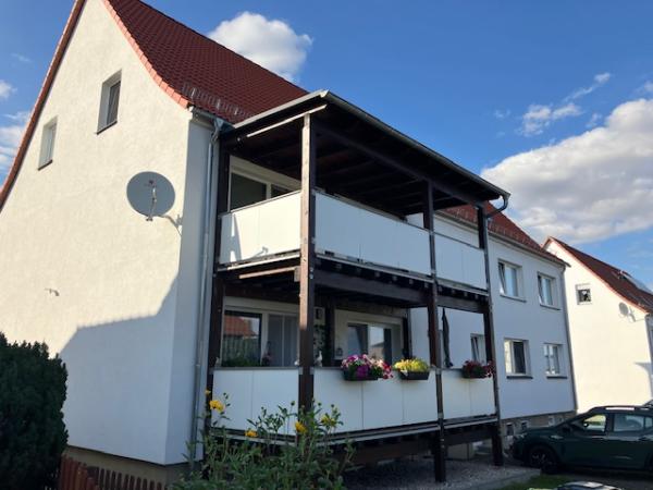 MFH Trebnitz in weiß mit Balkon